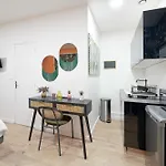 Modern Secure Studio- Perfect For 2- Catacombs